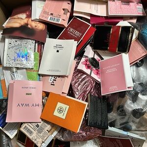 Sample scoop lot (1 small scoop)